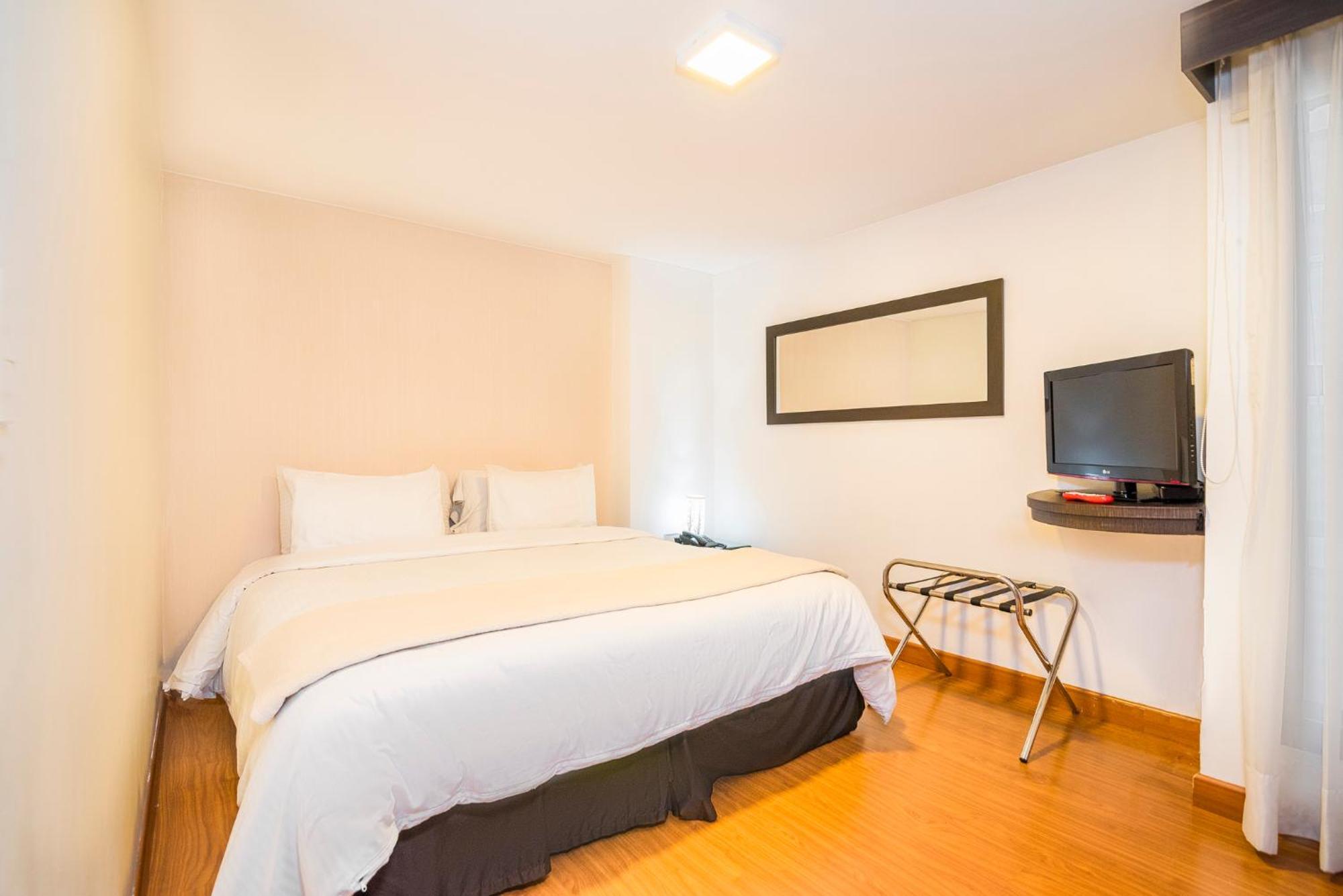 Lloyds Apartasuites Parque 93 Bogota Exterior photo